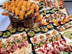 Entreprise traiteur à vendre - Stable - 2 boutiques de repas cuisinés - buffets corporatifs et résidentiels en expansion REF#17102