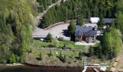 Domaine privé sur le bord de l'eau - REF#15887