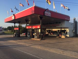 Grand et très achalandé garage à vendre,  mécanique, essence et pneus, à Sacré-Cœur, près de Tadoussac REF#16445